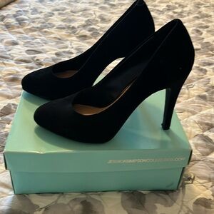 Jessica Simpson Black Suede Pumps